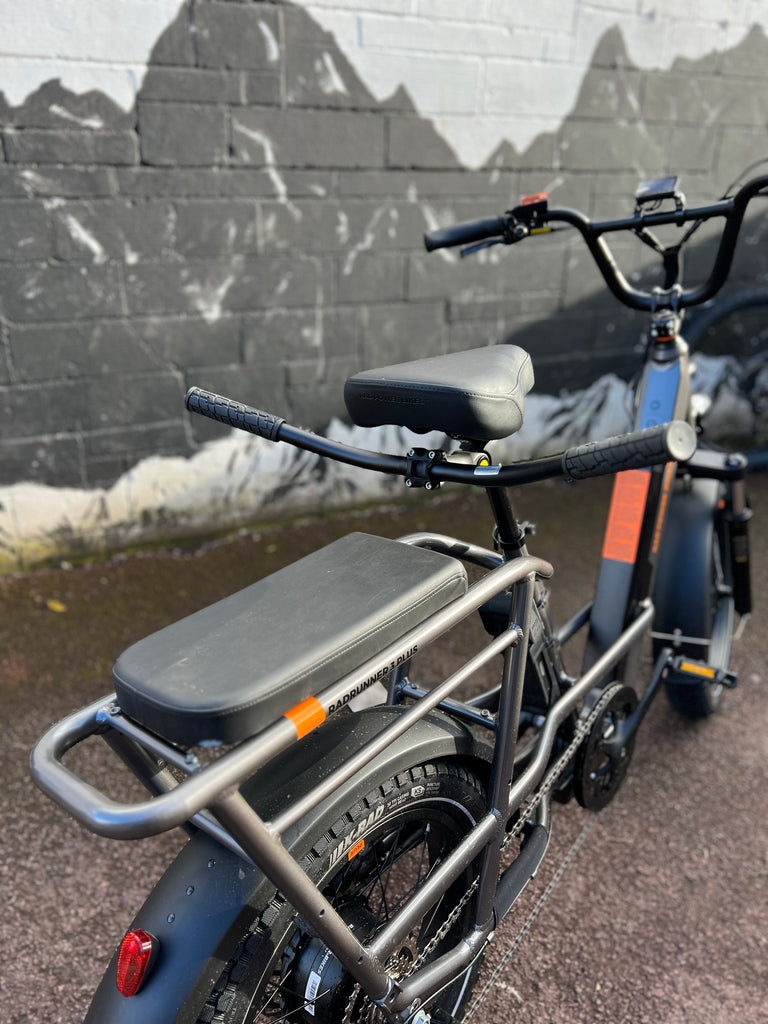 Handlebar child clearance seat